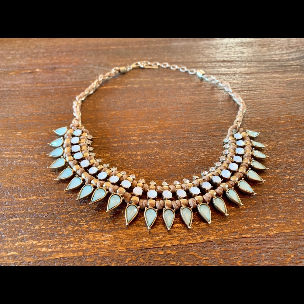 ⬇️ Mythologie Statement Necklace